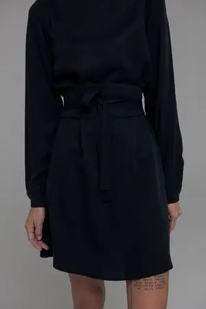Платье мини из тенсела с рукавами, черный