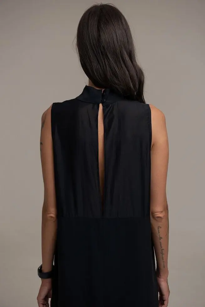 Платье макси с акцентной спиной,черный