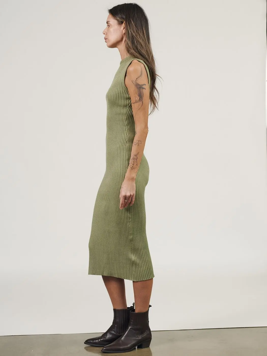 Платье макси трикотажное без рукавов, фисташковый