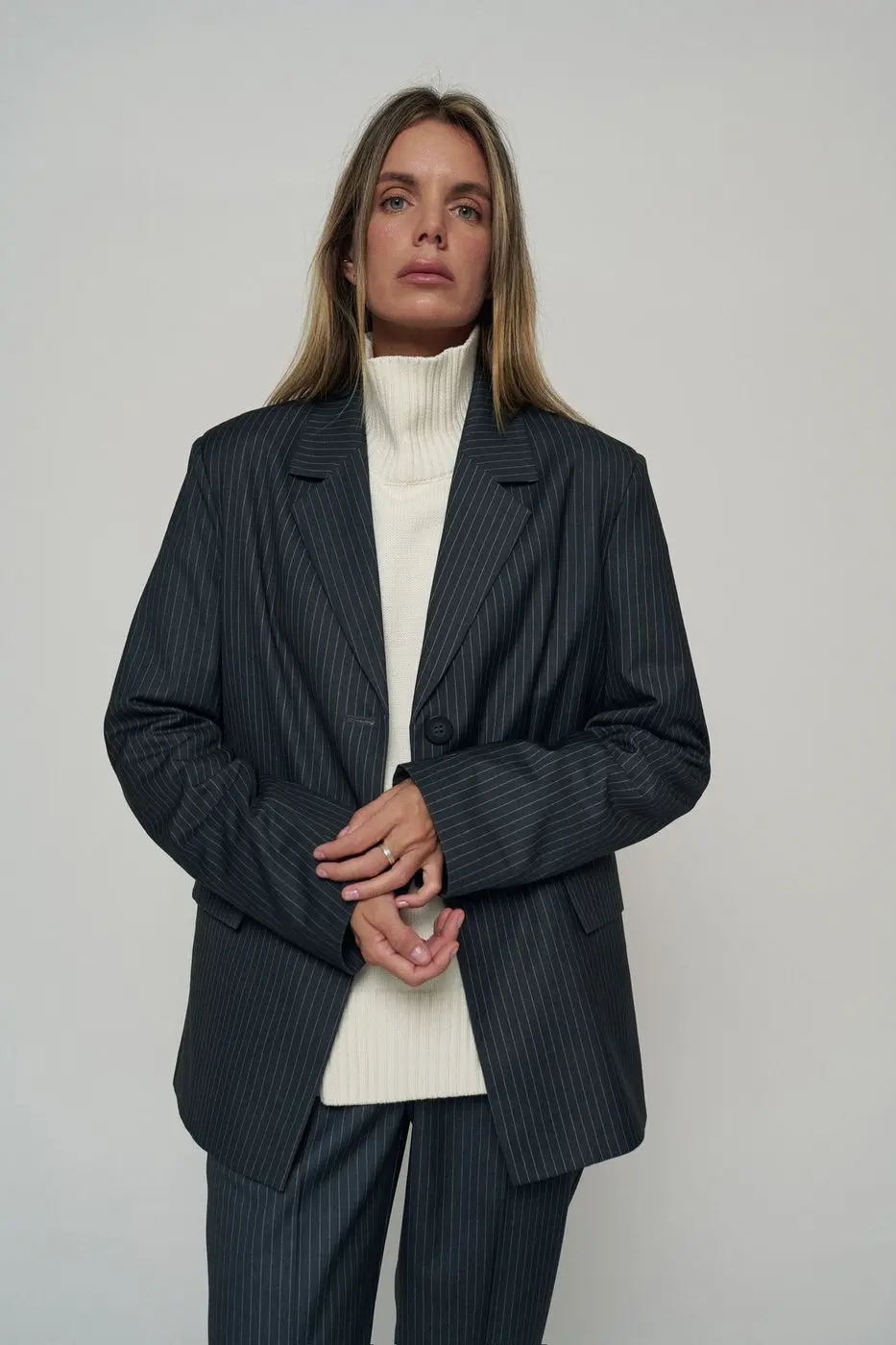 Жакет однобортный, серый (принт: полоска)