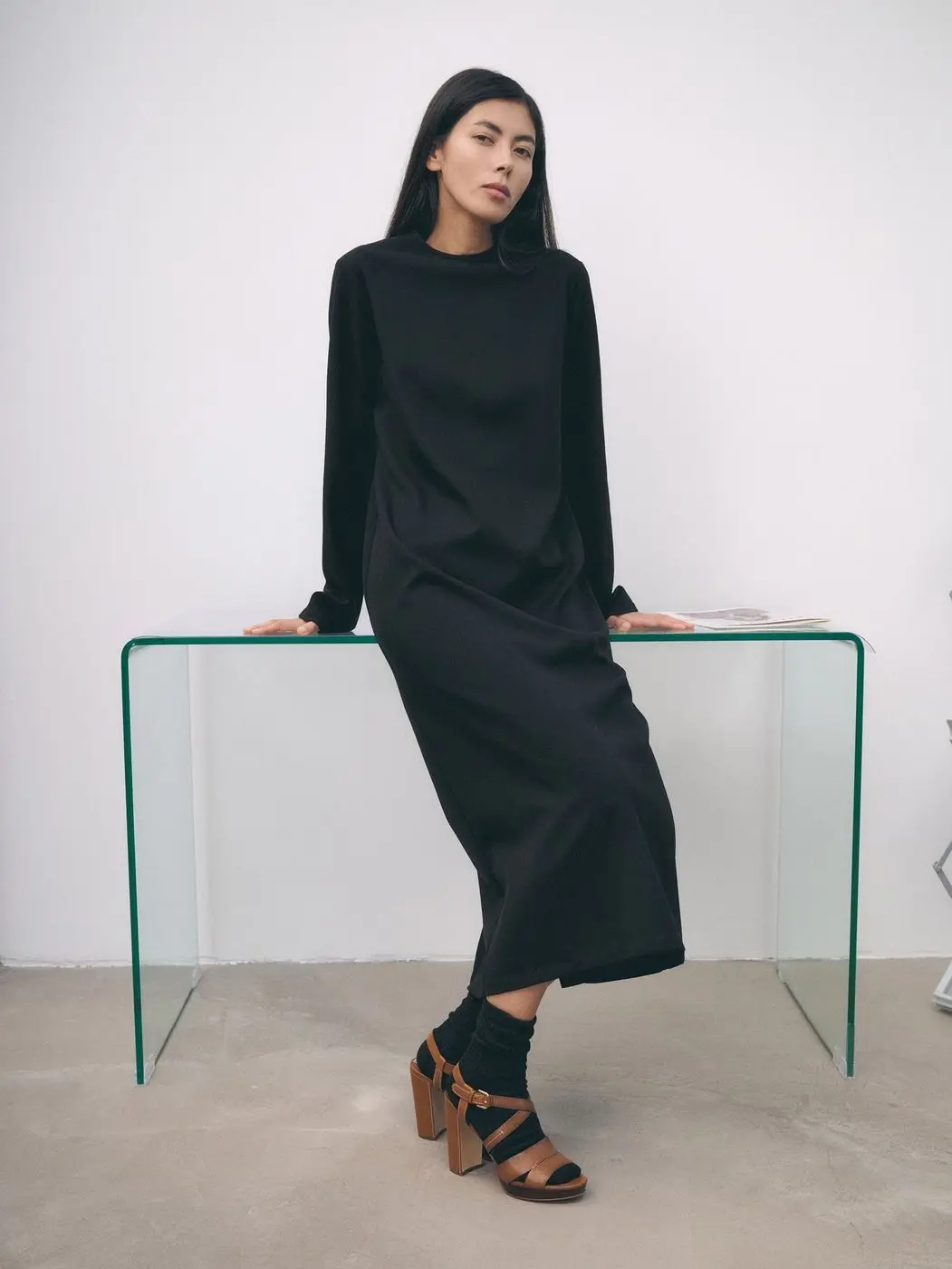 Платье макси с рукавом, черный