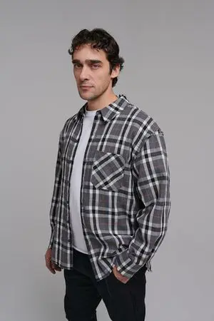 Рубашка с необработанными краями мужская, серый