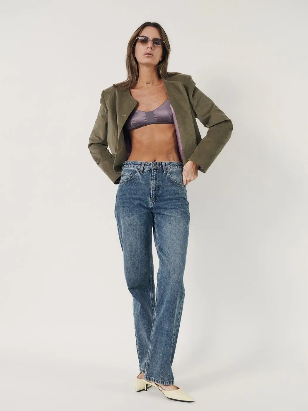 Жакет укороченный из бархата, оливковый