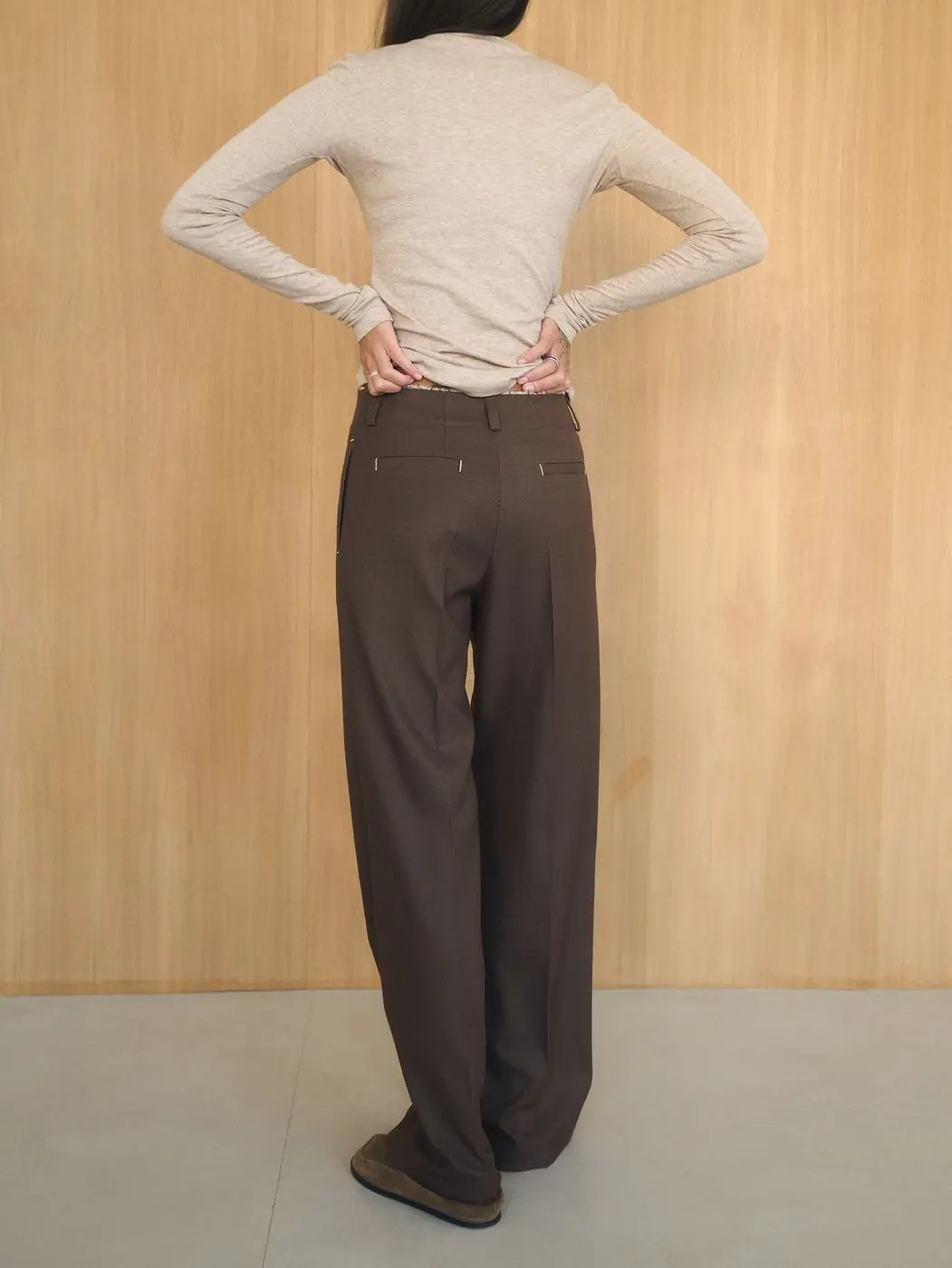 Брюки прямые с необработанным поясом, шоколадный