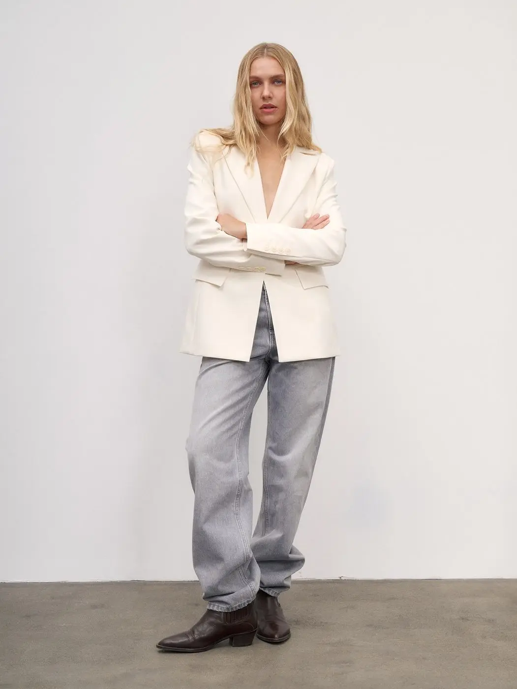 Жакет приталенный, молочный