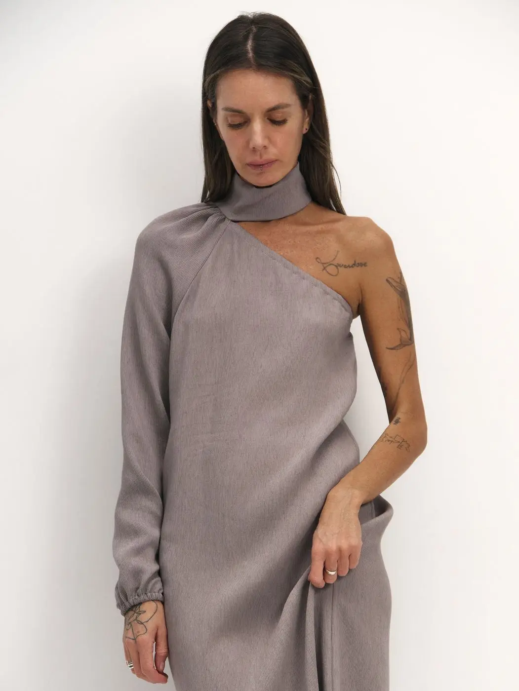 Платье на одно плечо, лавандовый