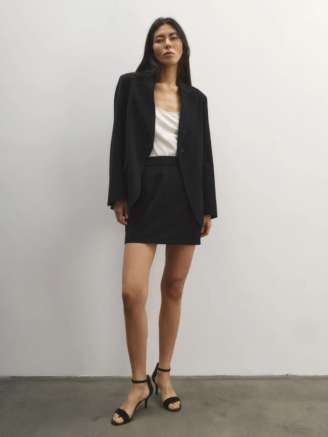 Жакет однобортный из фактурной ткани, черный