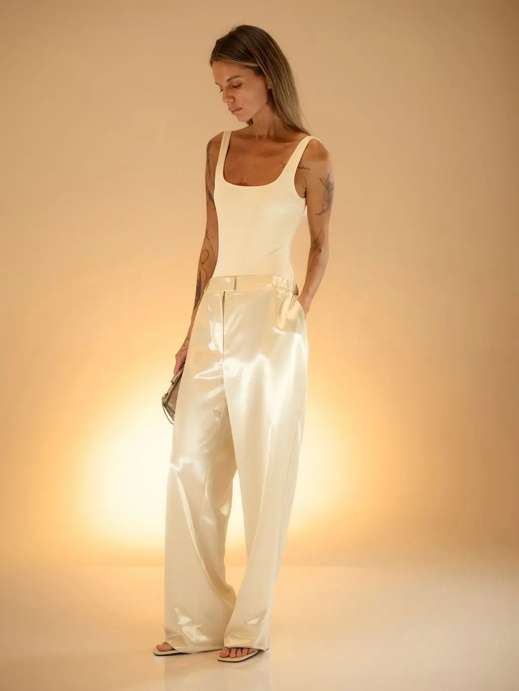 Брюки мерцающие, молочный