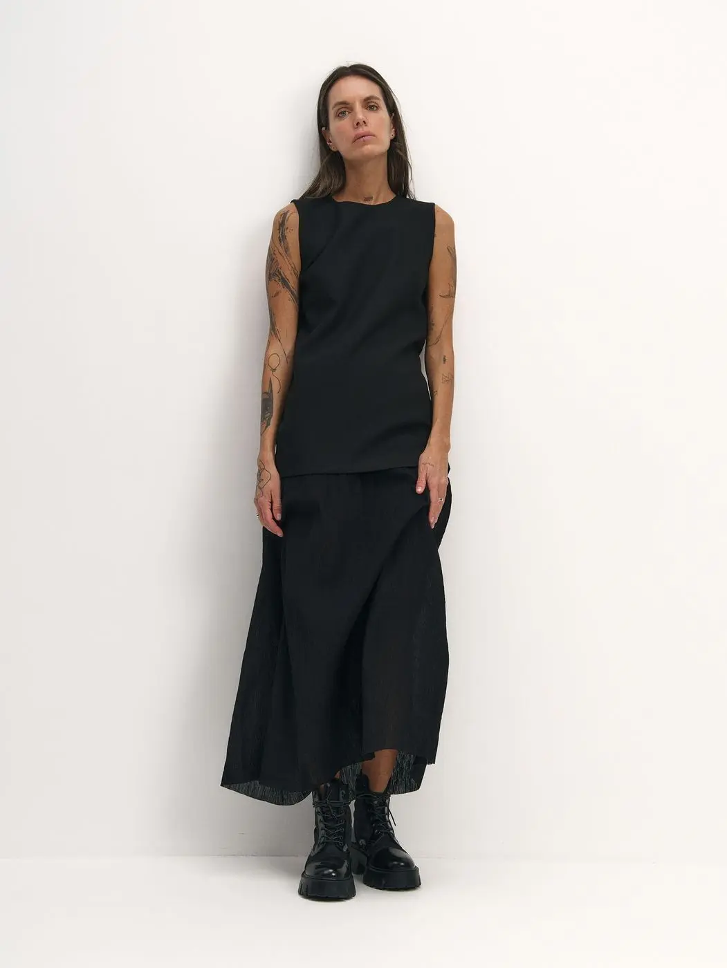 Платье макси с фактурной юбкой, черный