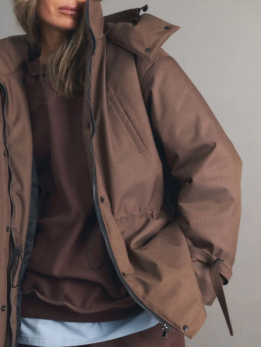 Куртка утепленная с капюшоном, шоколадный (принт: Елочка)