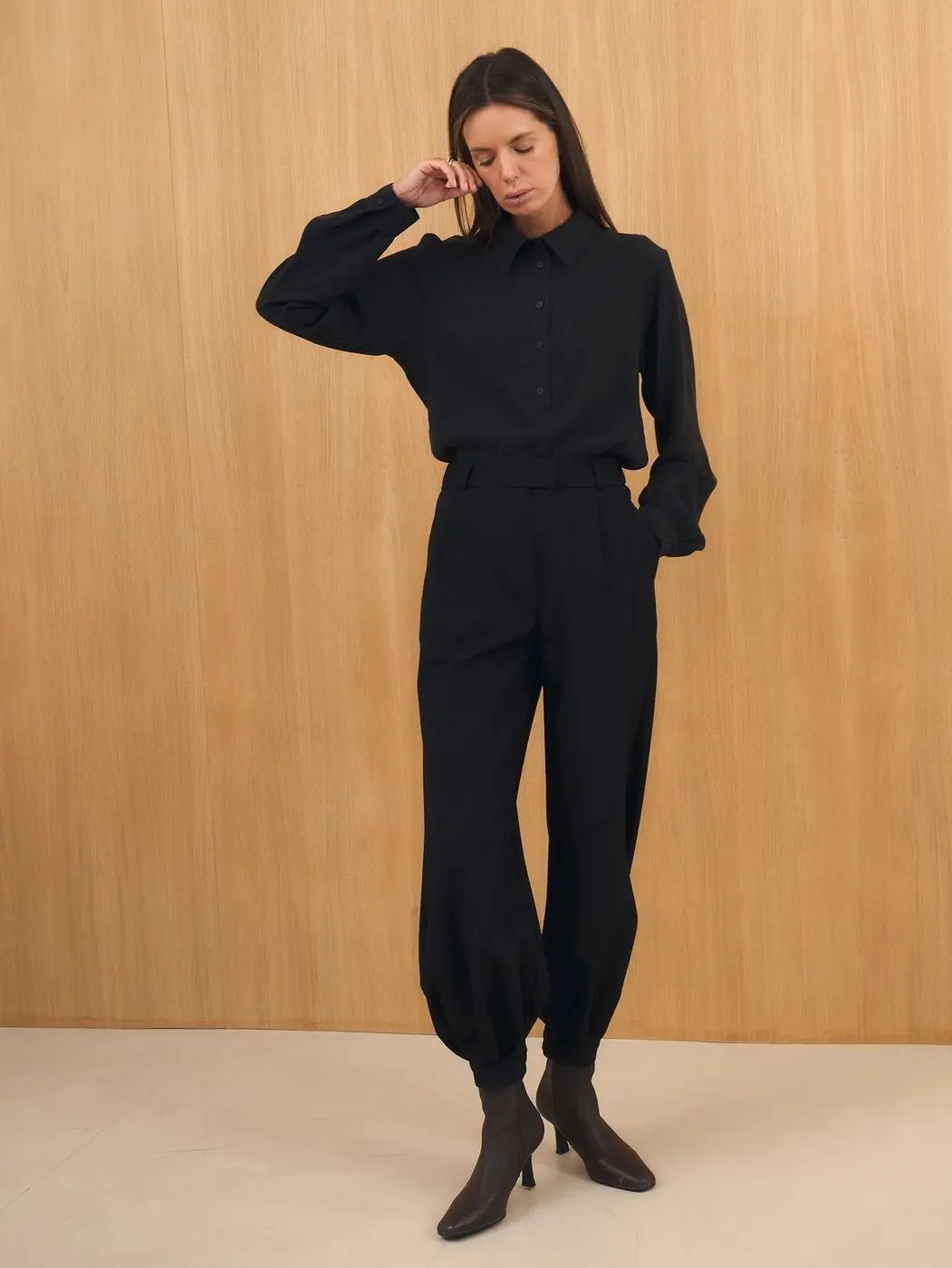 Брюки широкие с манжетами по низу, черный