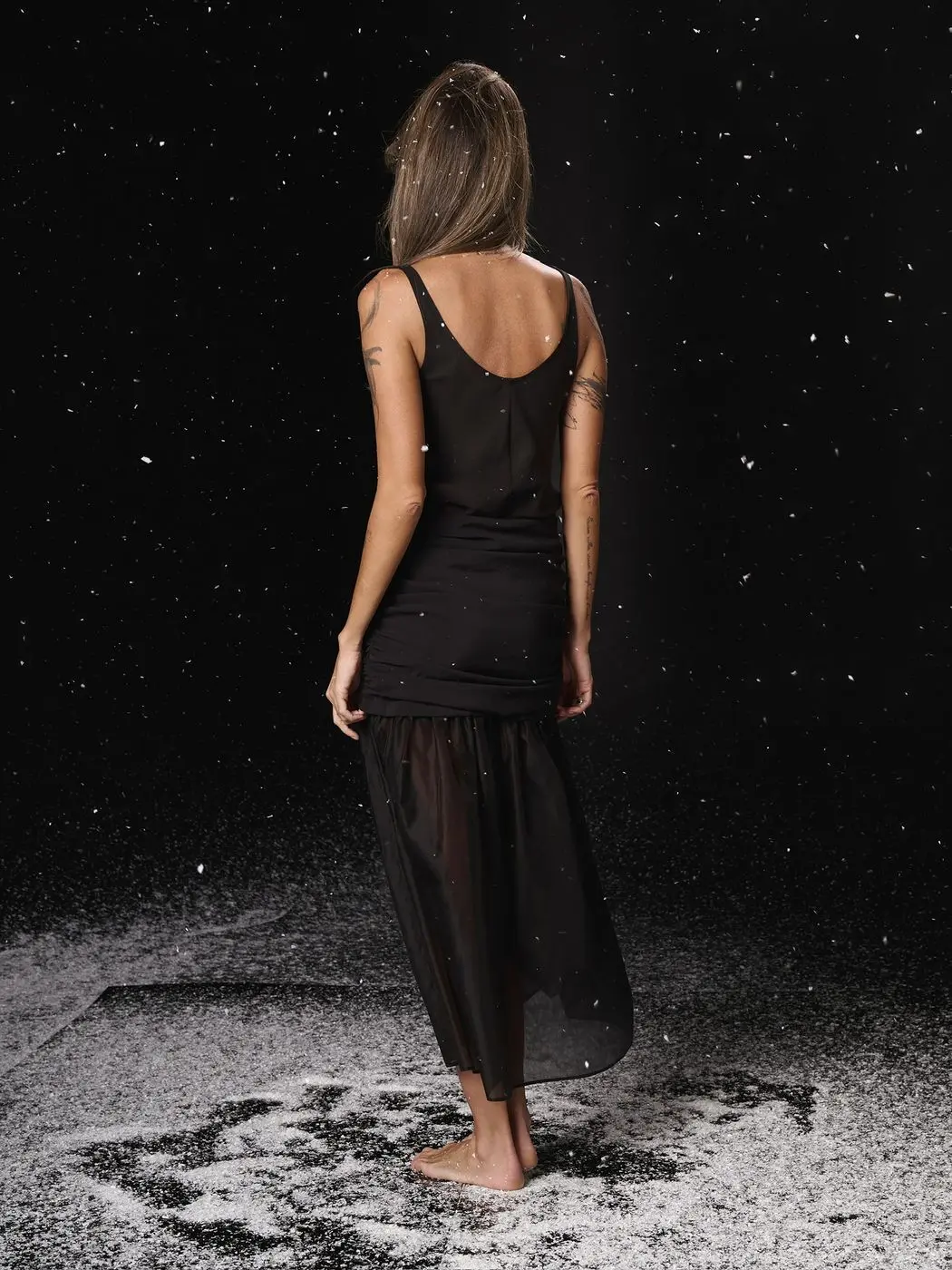 Топ полуприлегающего силуэта, черный