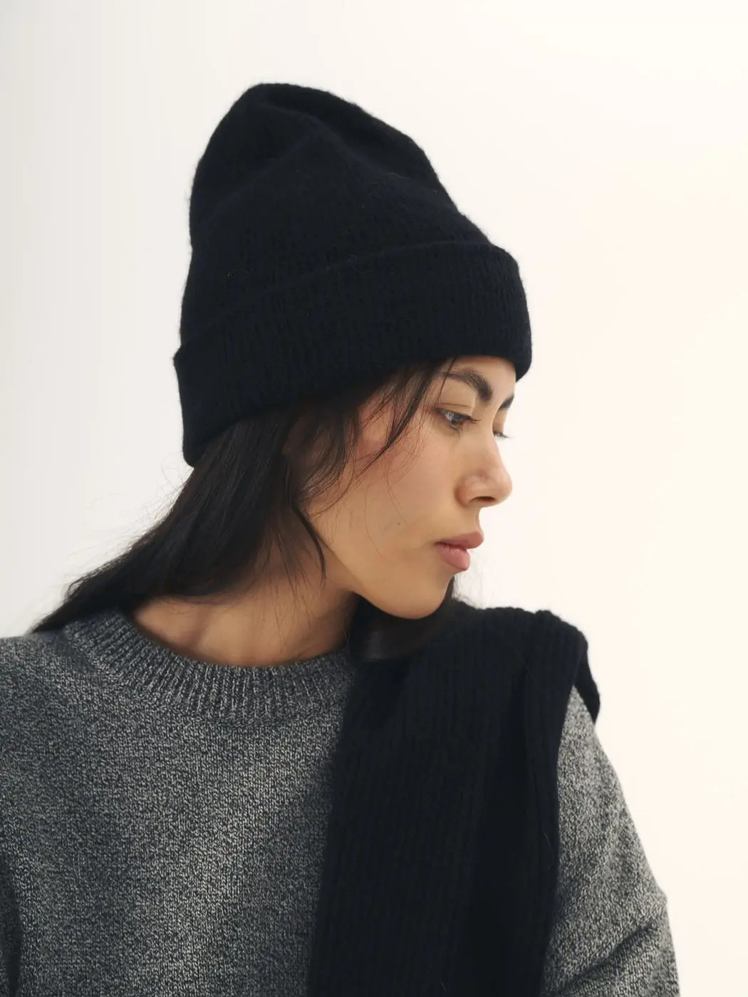 Шапка с мохером, черный