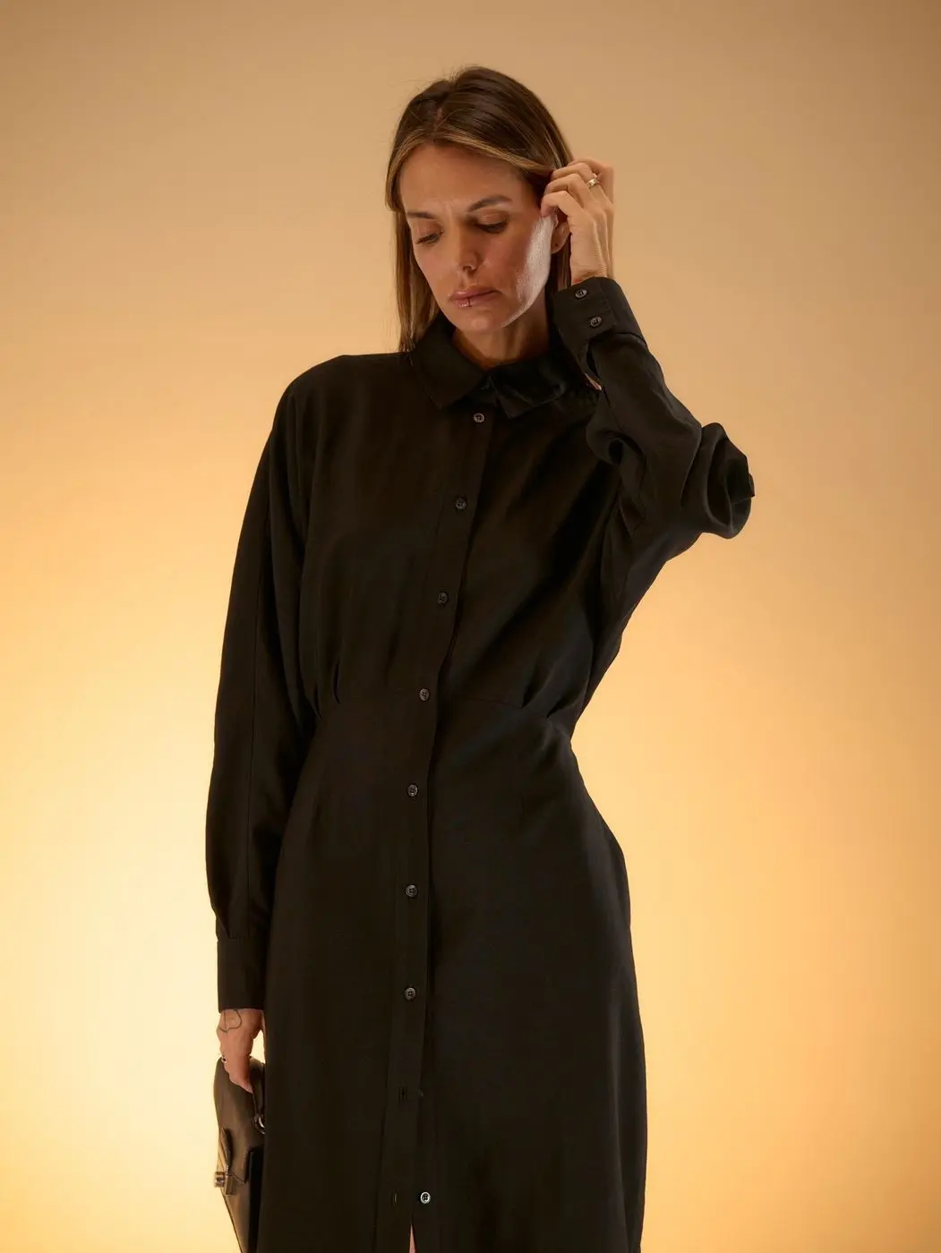 Платье-рубашка с защипами на талии, черный