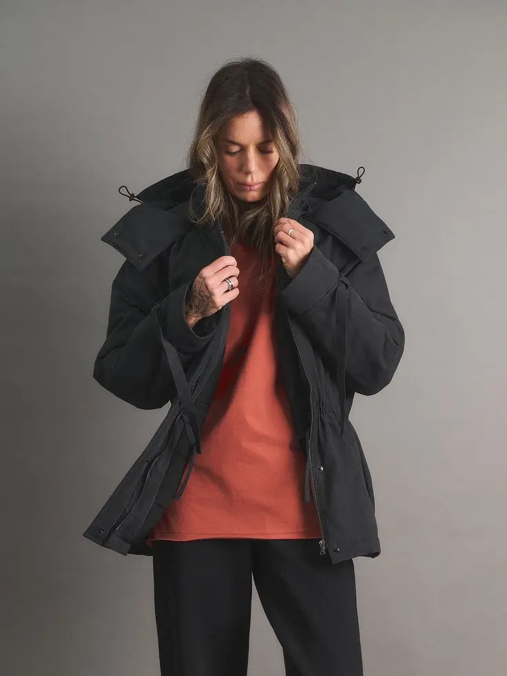 Куртка утепленная с капюшоном, черно-серый