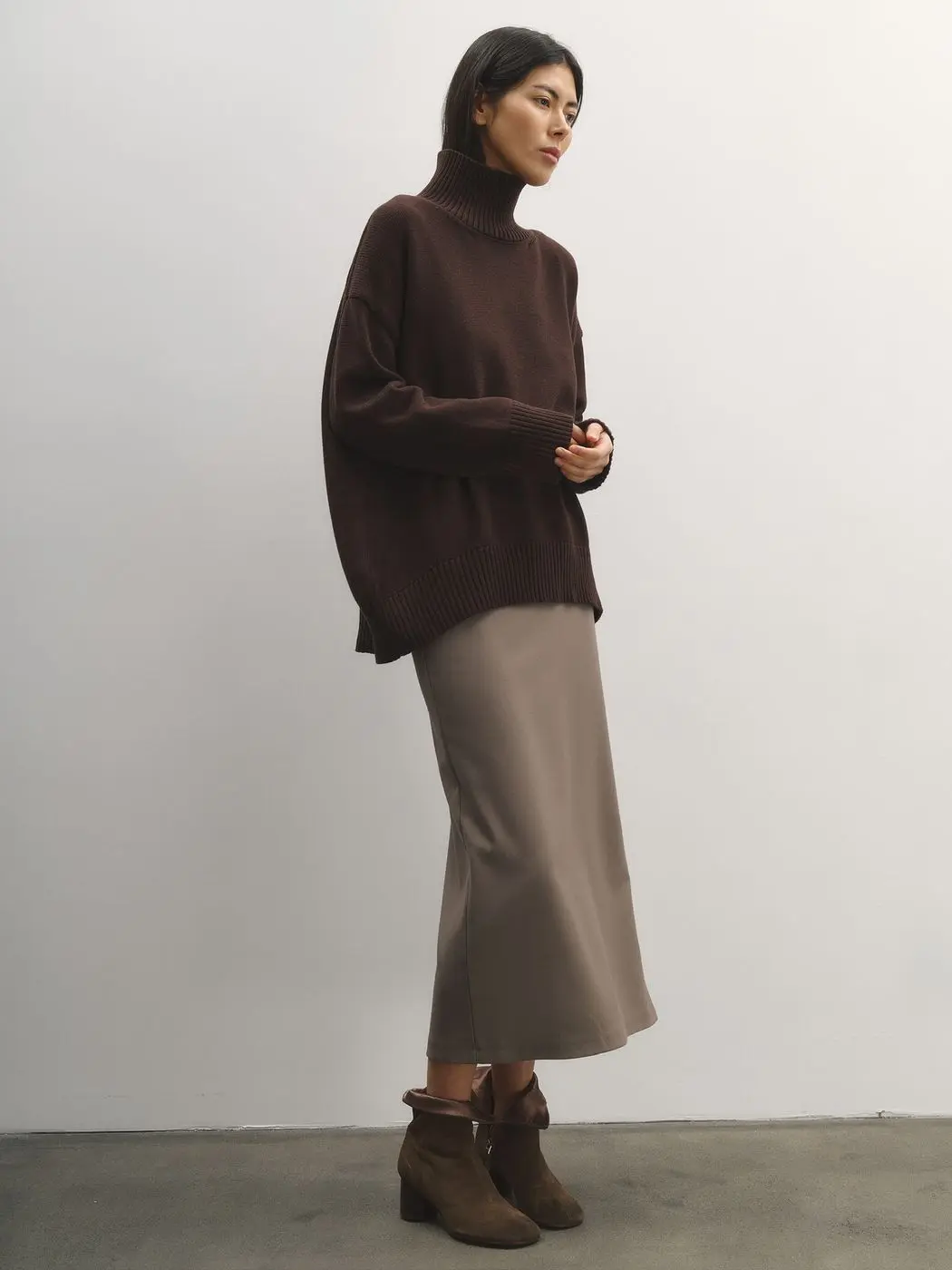 Юбка миди со шлицей сбоку, хаки