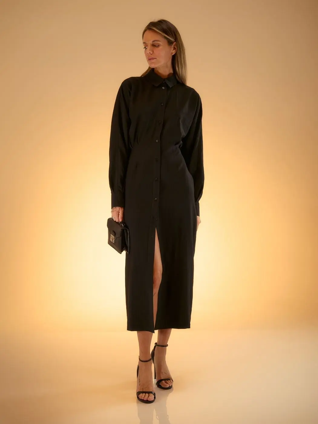 Платье-рубашка с защипами на талии, черный