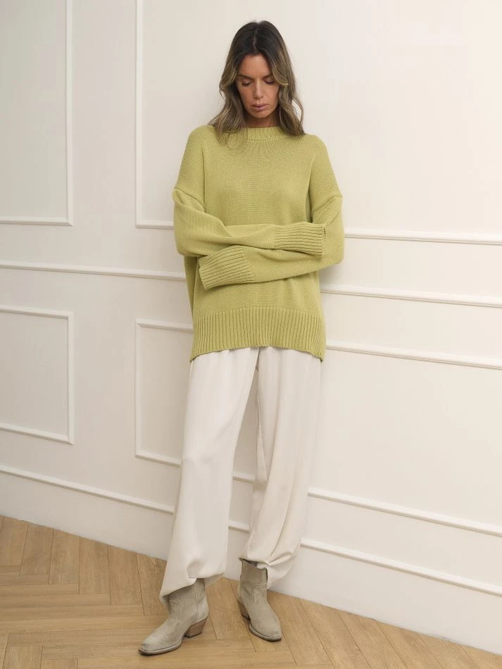 Джемпер объемный прямого кроя, оливковый