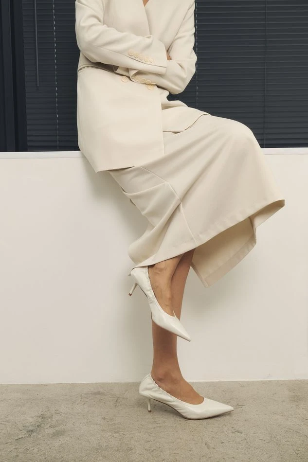 Юбка миди с хлястиком на шлице, молочный