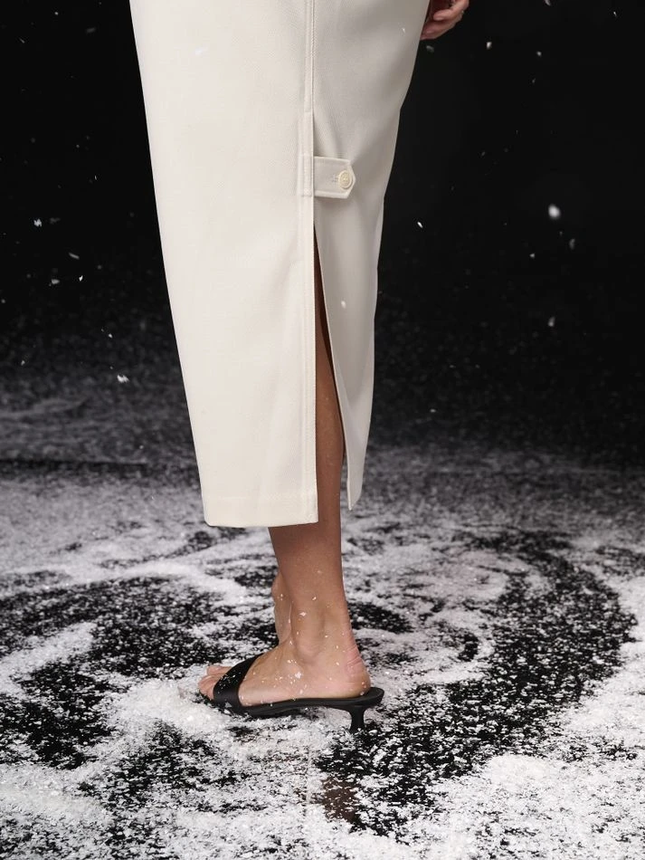 Юбка миди с хлястиком на шлице, молочный