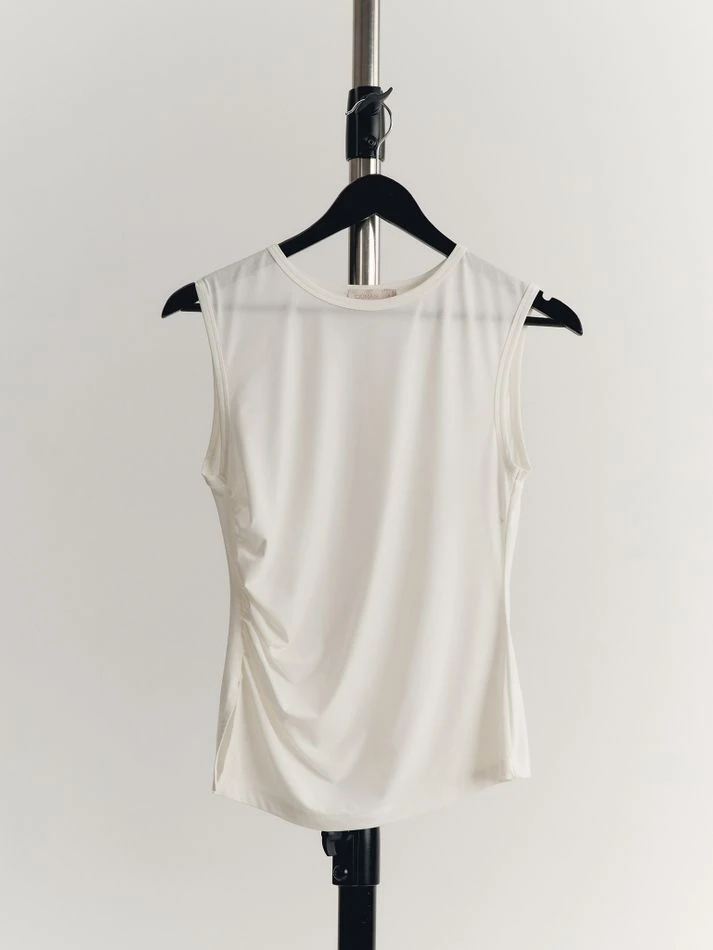 Топ со сборкой, молочный