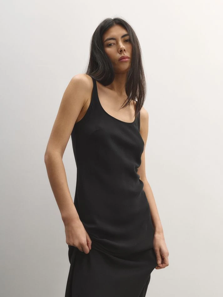 Комбинация прилегающего силуэта, черный