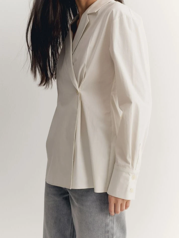 Рубашка приталенная с английским воротником, молочный