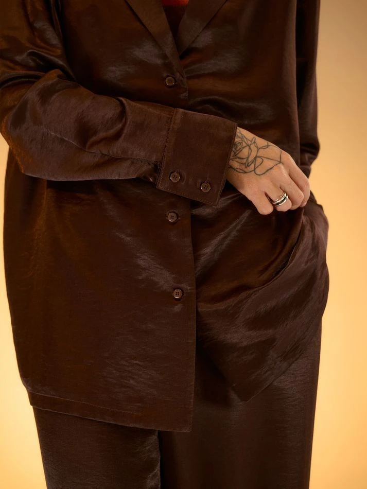 Рубашка из вискозы с английским воротником, шоколадный