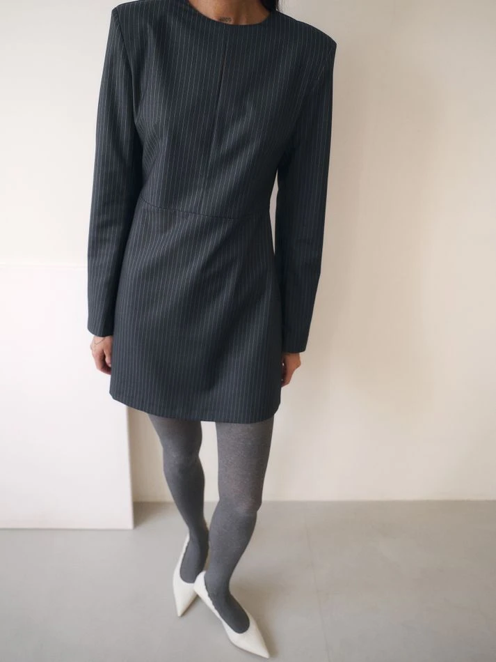 Платье мини с поясом, серый (принт:Полоска)