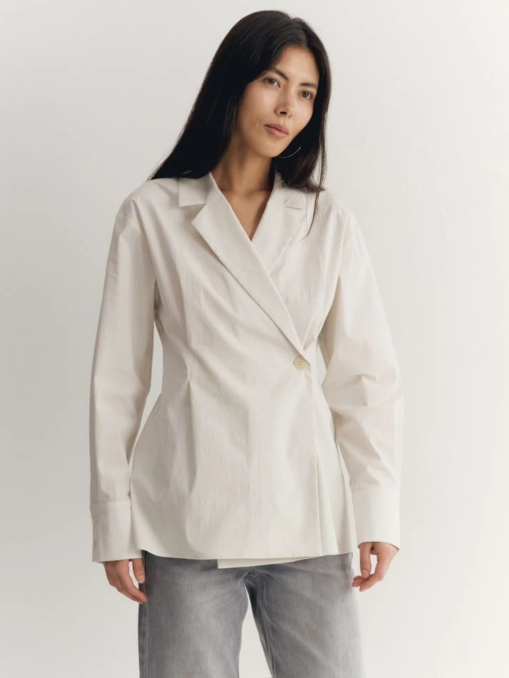 Рубашка приталенная с английским воротником, молочный