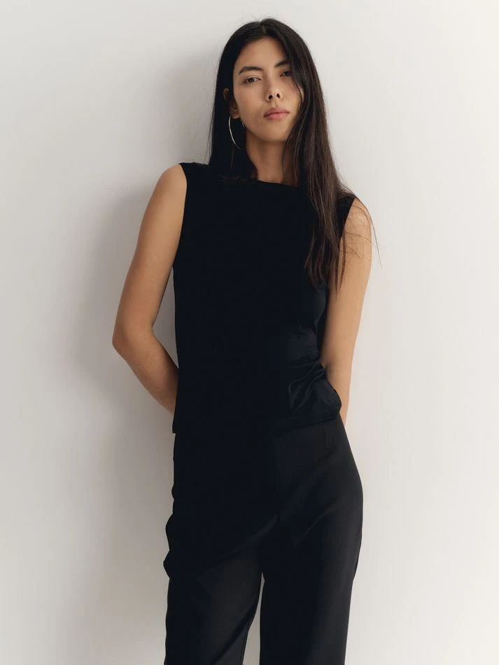 Топ со сборкой, черный