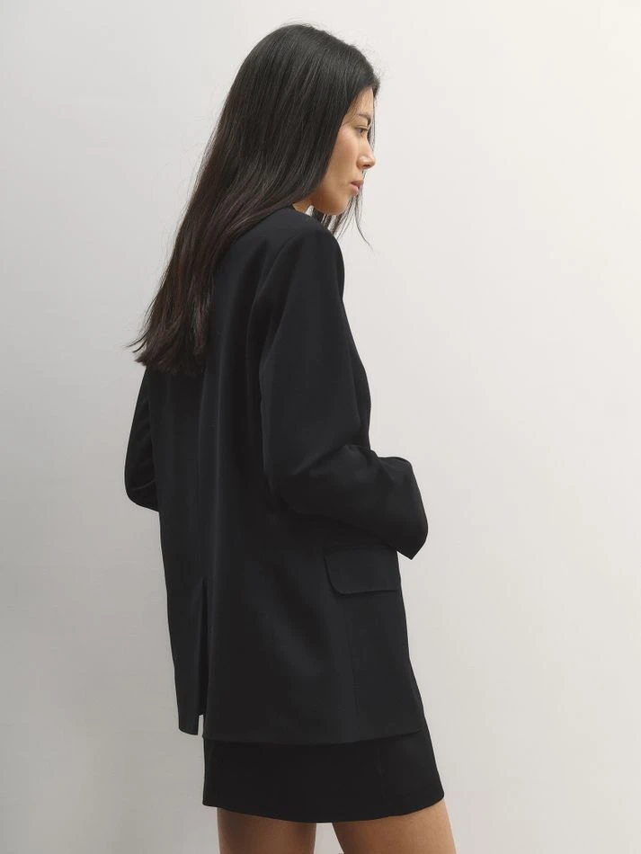 Жакет однобортный из фактурной ткани, черный