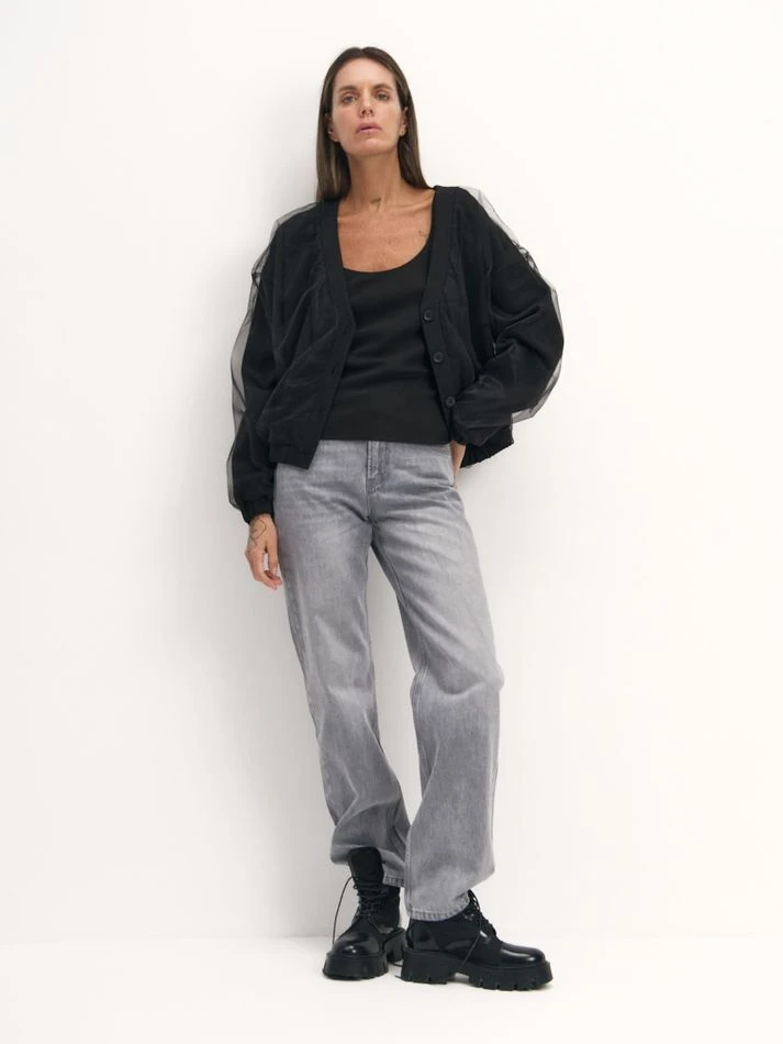 Топ полуприлегающего силуэта, черный