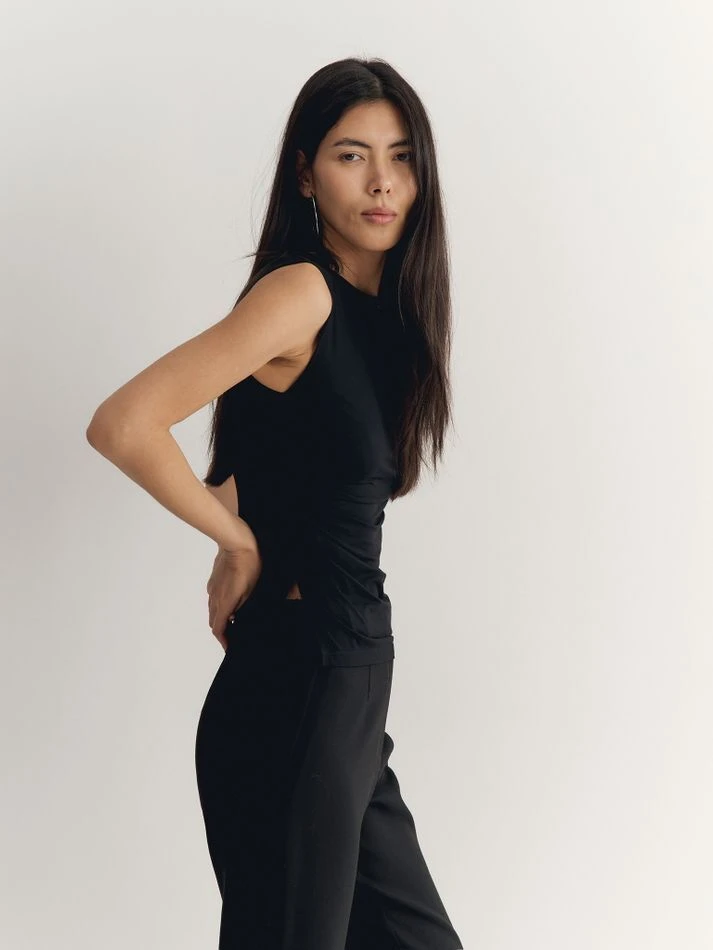 Топ со сборкой, черный