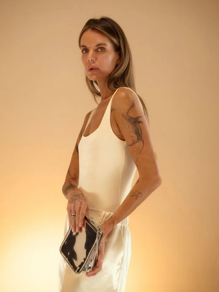 Боди мерцающее, молочный