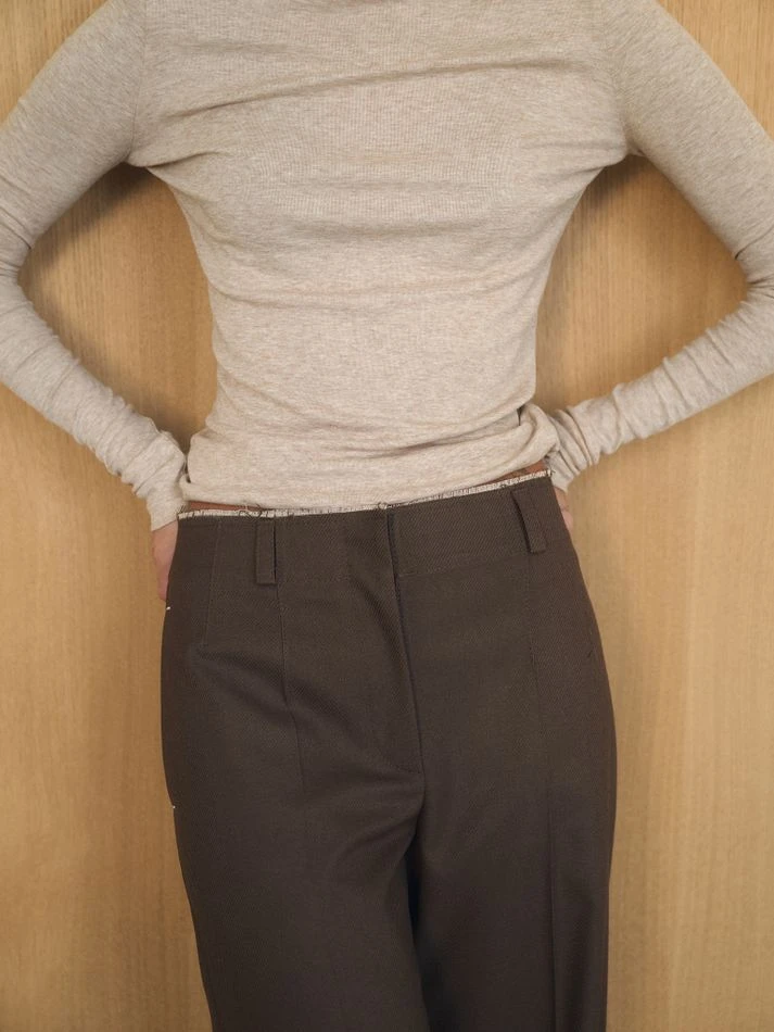 Брюки прямые с необработанным поясом, шоколадный