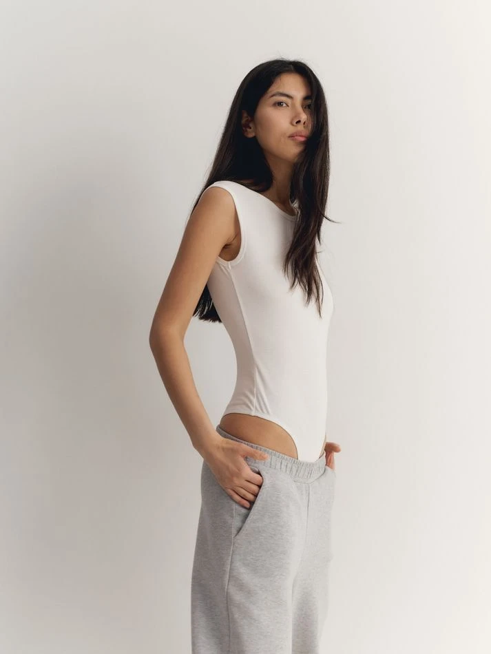 Боди без рукавов, молочный