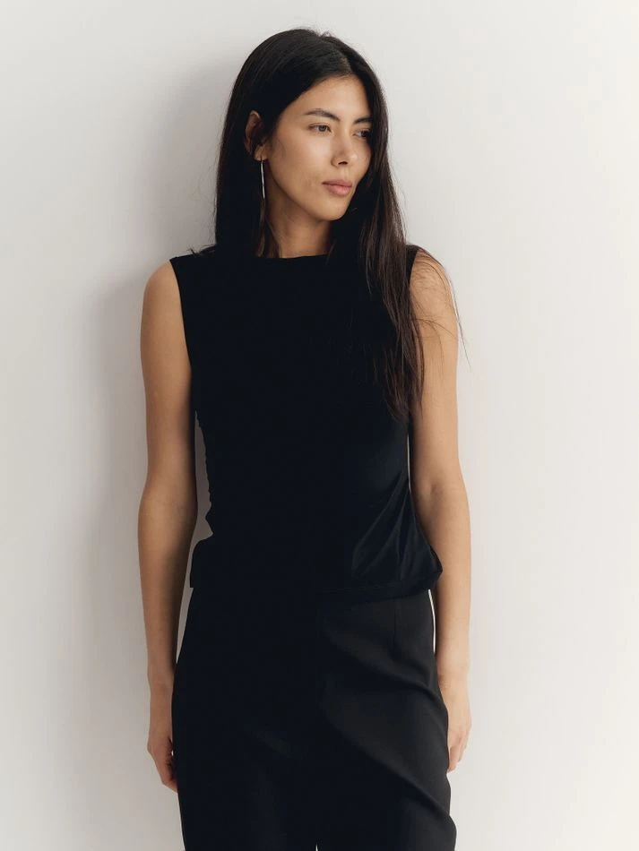 Топ со сборкой, черный