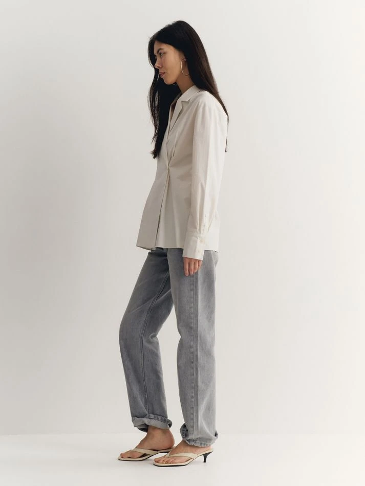 Рубашка приталенная с английским воротником, молочный