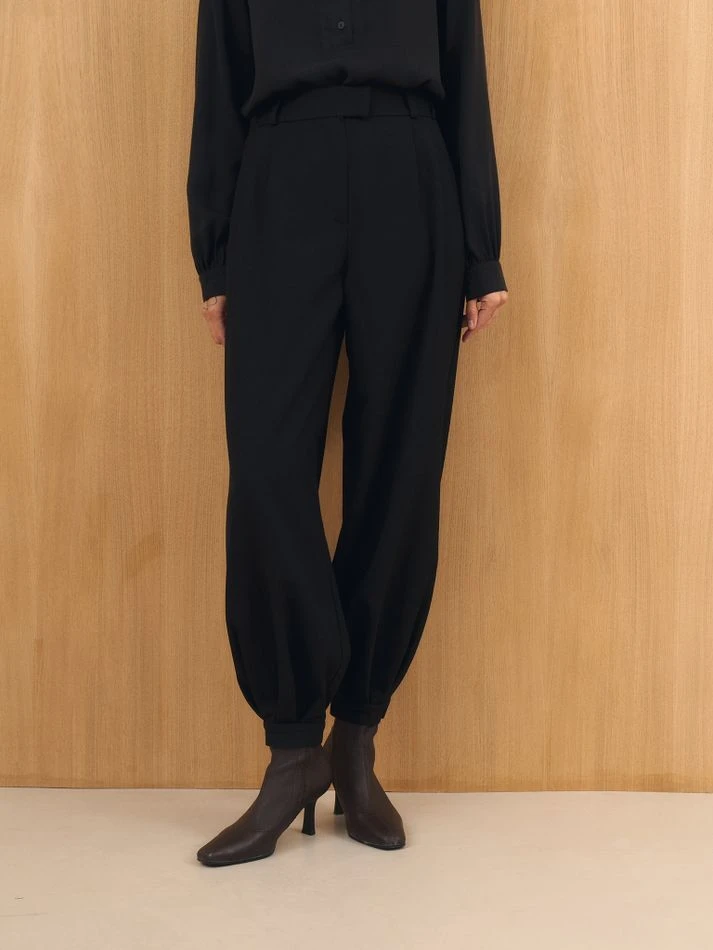 Брюки широкие с манжетами по низу, черный