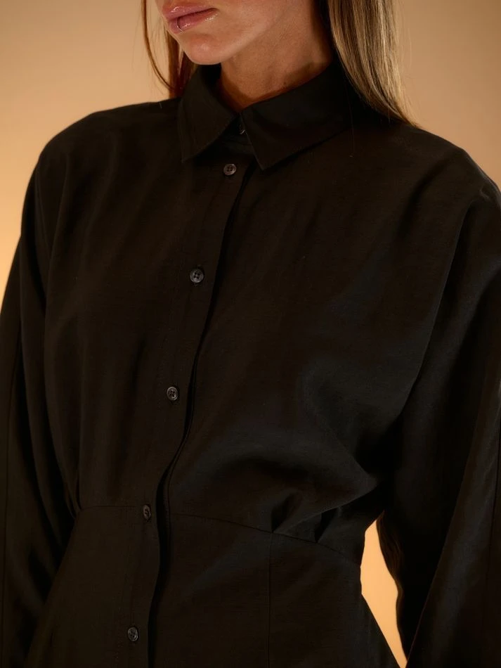 Платье-рубашка с защипами на талии, черный