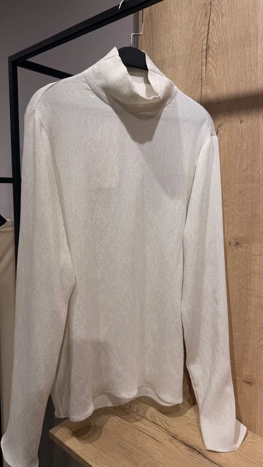 Блуза с пуговицами на воротнике, кремовый