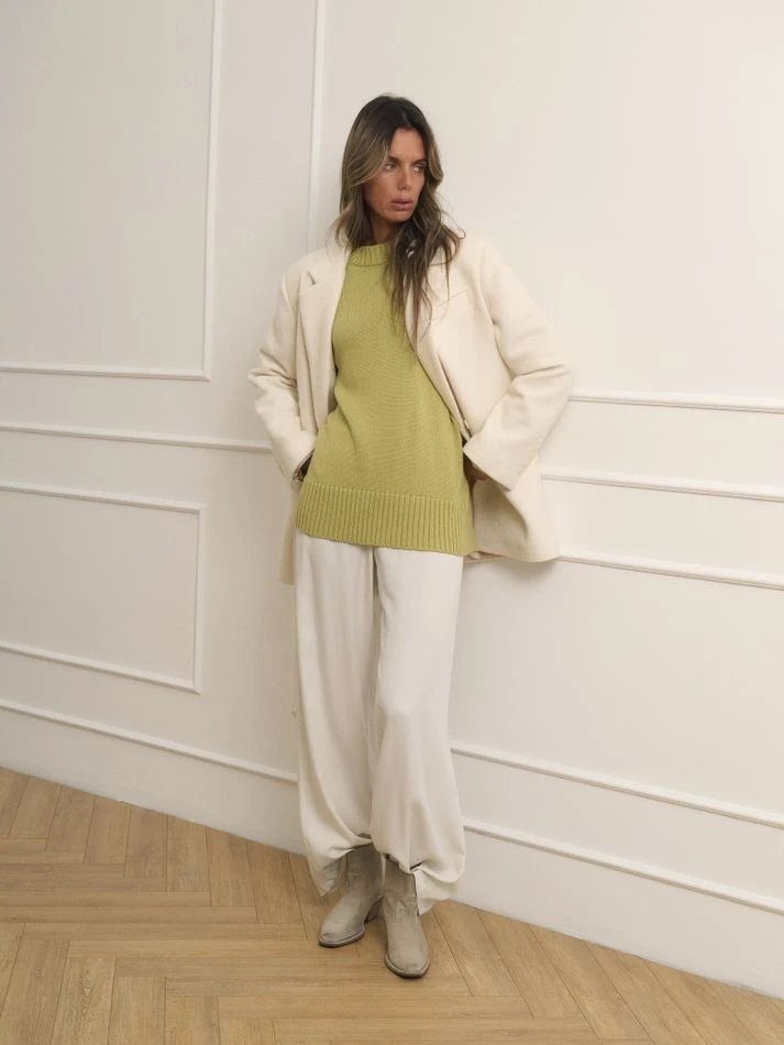 Джемпер объемный прямого кроя, оливковый