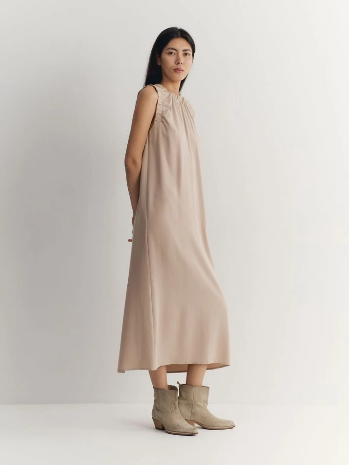 Платье миди без рукавов со сборками, светло-бежевый