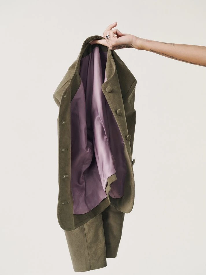 Жакет укороченный из бархата, оливковый