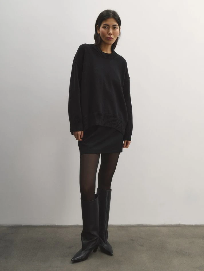 Джемпер объемный, черный