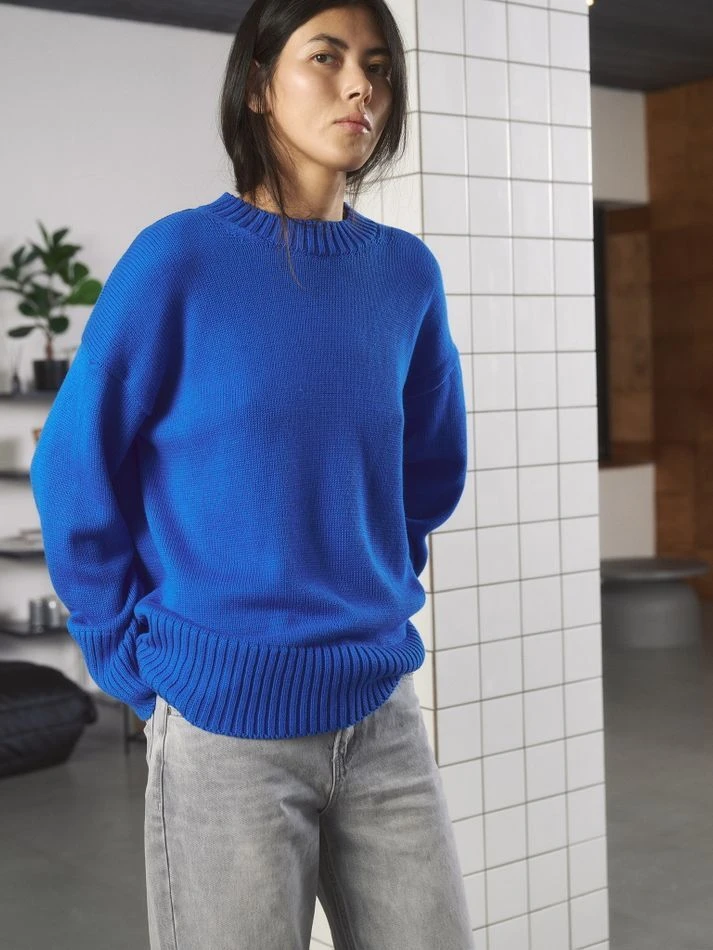 Джемпер объемный прямого кроя, синий