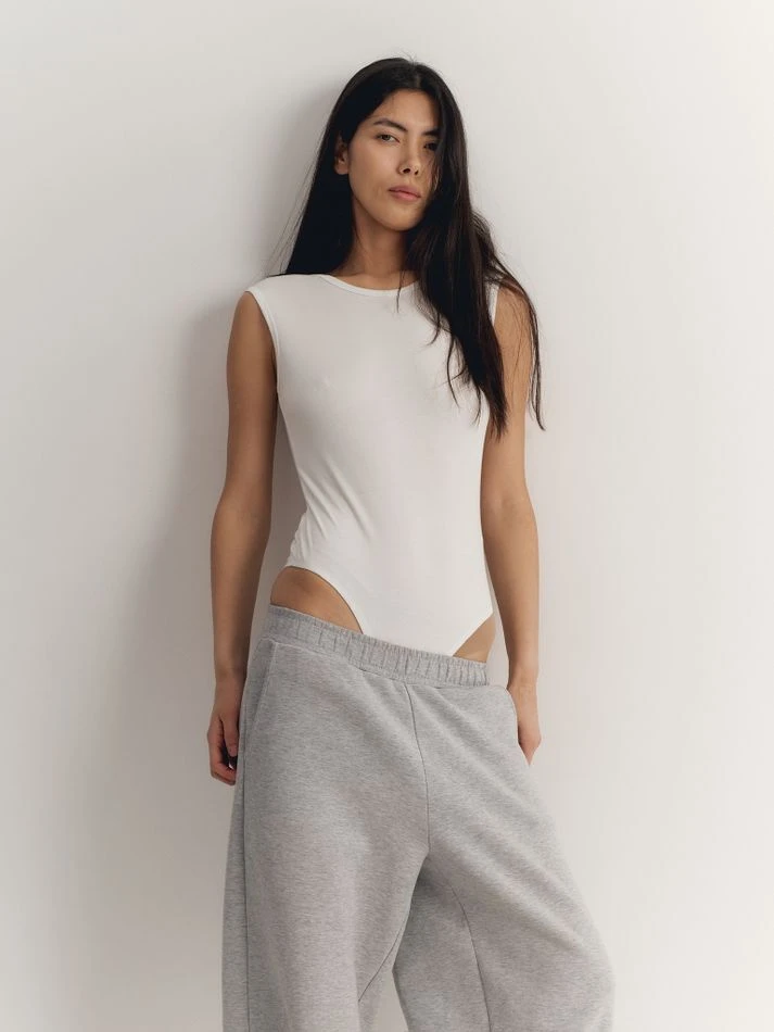 Боди без рукавов, молочный