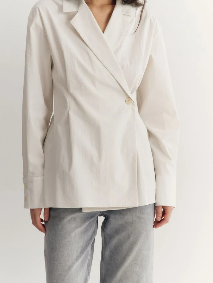 Рубашка приталенная с английским воротником, молочный