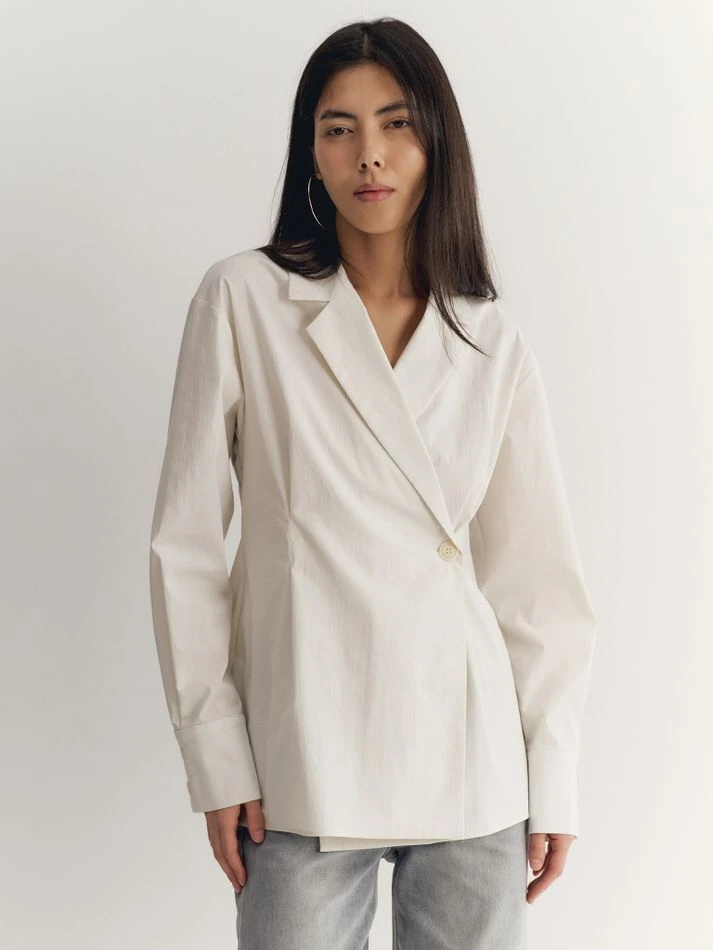 Рубашка приталенная с английским воротником, молочный